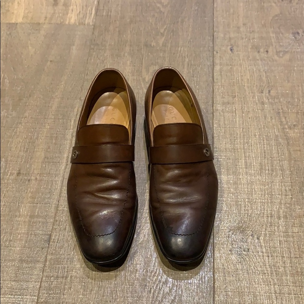 Men’s Gucci slip on leather dress shoes